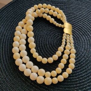 VTG Feinberg "ivory" necklace (220)